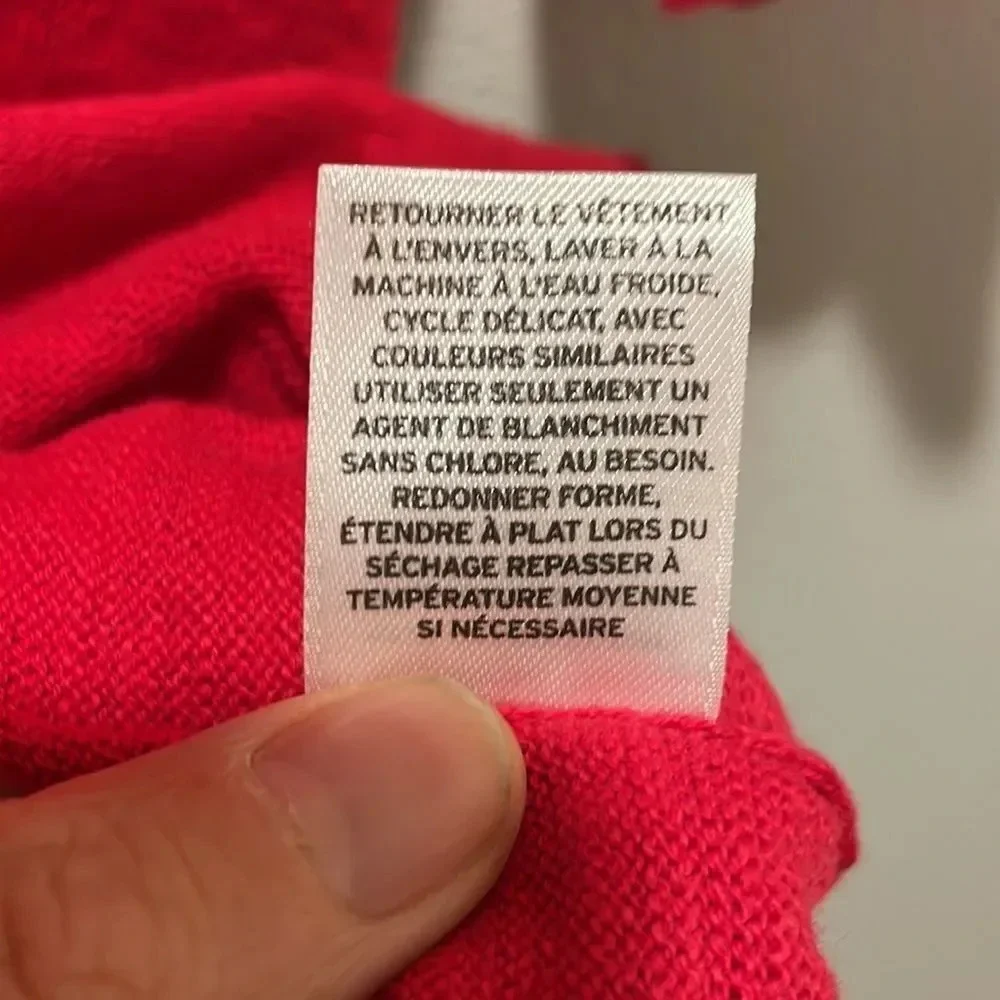Caslon woman’s three quarter length red sweater